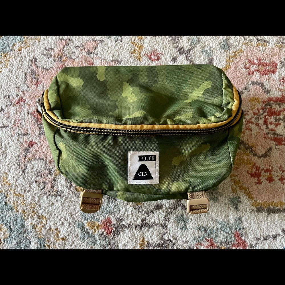 Poler camping stuff fannypack camo